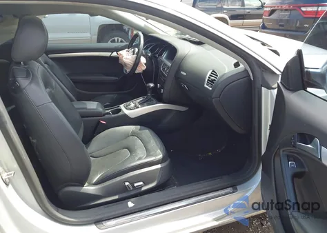 2013 Audi A5 2.0T Premium z USA, uszkodzony, nr VIN WAULFAFR7DA034408